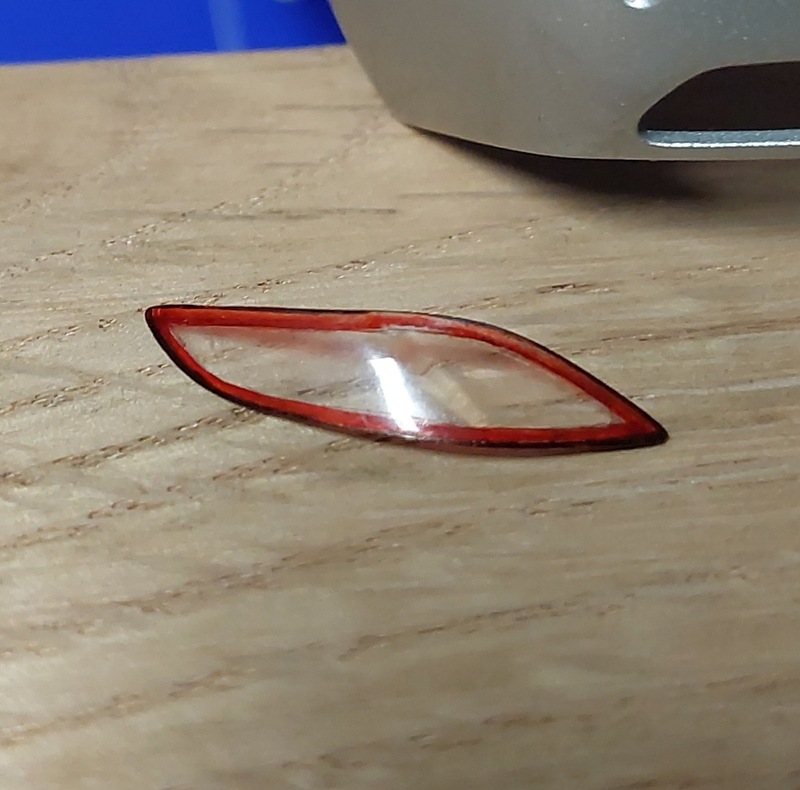 Scheibe: roter Rahmen (Stift) + schwarze Kante